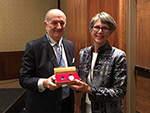 
Catherine DeVries is presented with the Christchurch Medal for Community Service at the 2017 AUA Annual Meeting in Boston by Urological Society of Australia and New Zealand President, Dr. Peter Heathcote.